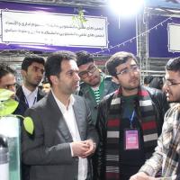 بازدید رئیس دانشگاه فردوسی مشهد از نمایشگاه فرصت‌های شغلی